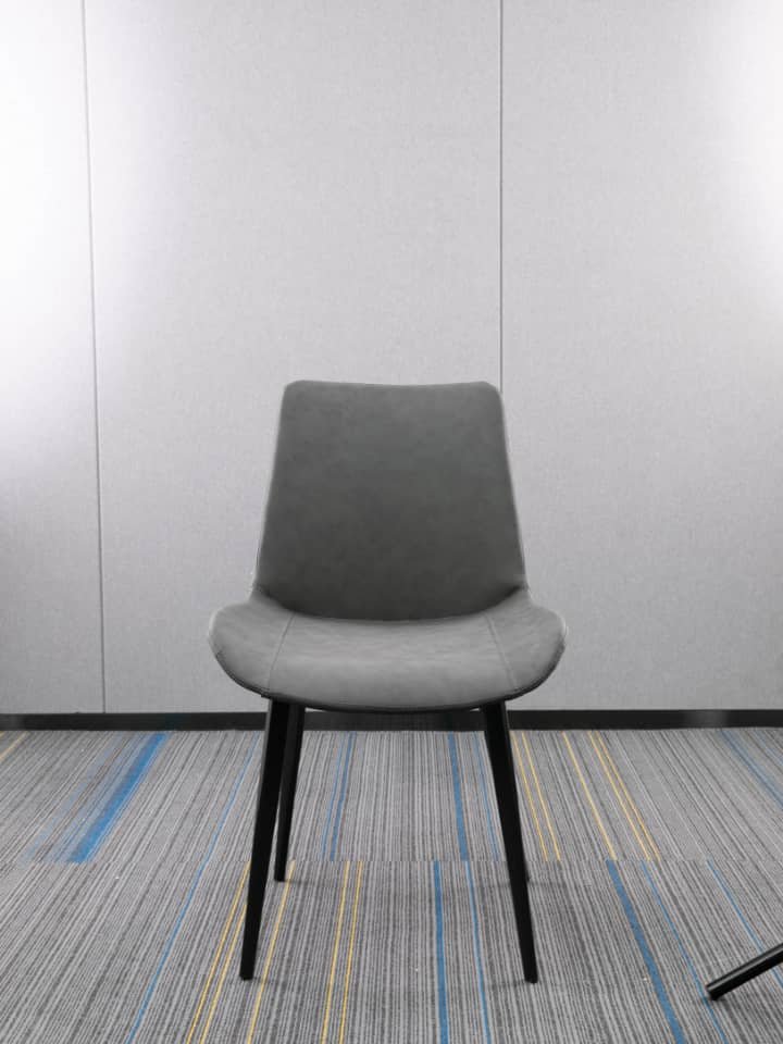 Chaise couleur grise