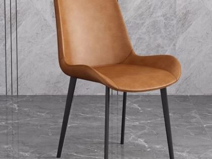 Chaise couleur marron